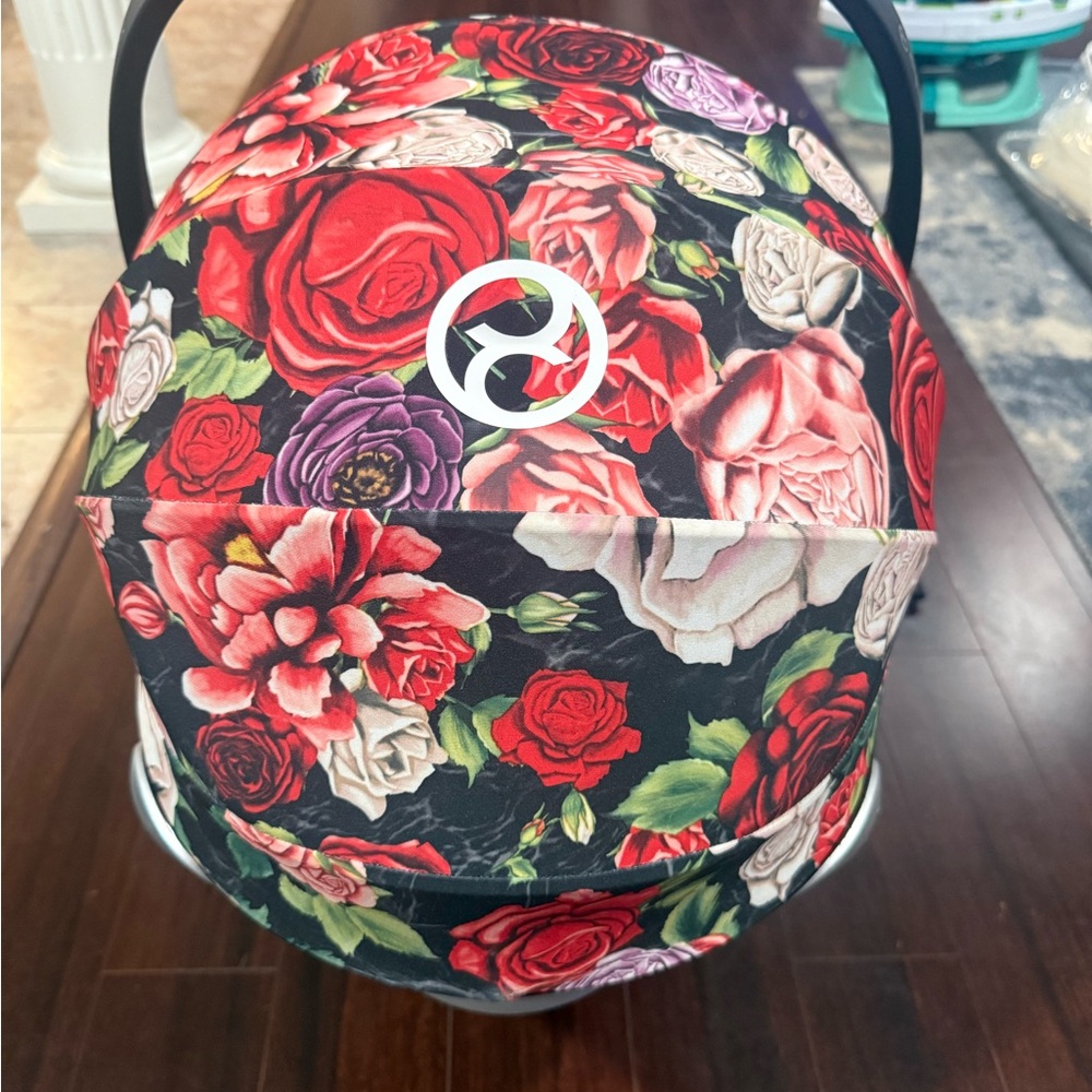 Floral Canopy Car Seat Cover - Red & Black